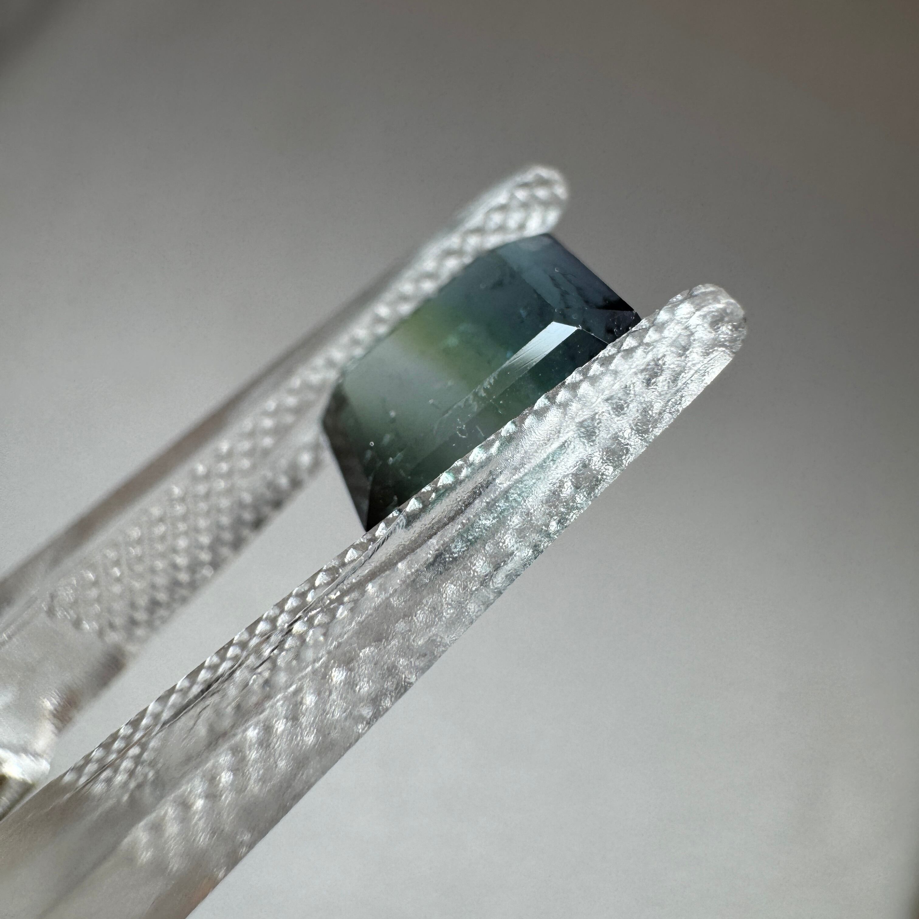 バイカラートルマリン 〜ブルーグリーンのウェーブ〜 1.83ct 7.6×6.2