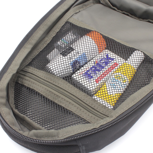 FUNCTIONAL　093TI  "NIKOLA"  LIGHT WEIGHT UTILITY OVAL SLING BAG  スリングバッグ　自転車　撥水加工　メンズ レディース　 1マイルバッグ　ミニマル　ファンクショナル　通勤　通学