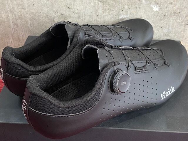 fi'zi:k（フィジーク）｜VENTO OMNA ‐ BK/BK サイズ41.5 | cyclepine