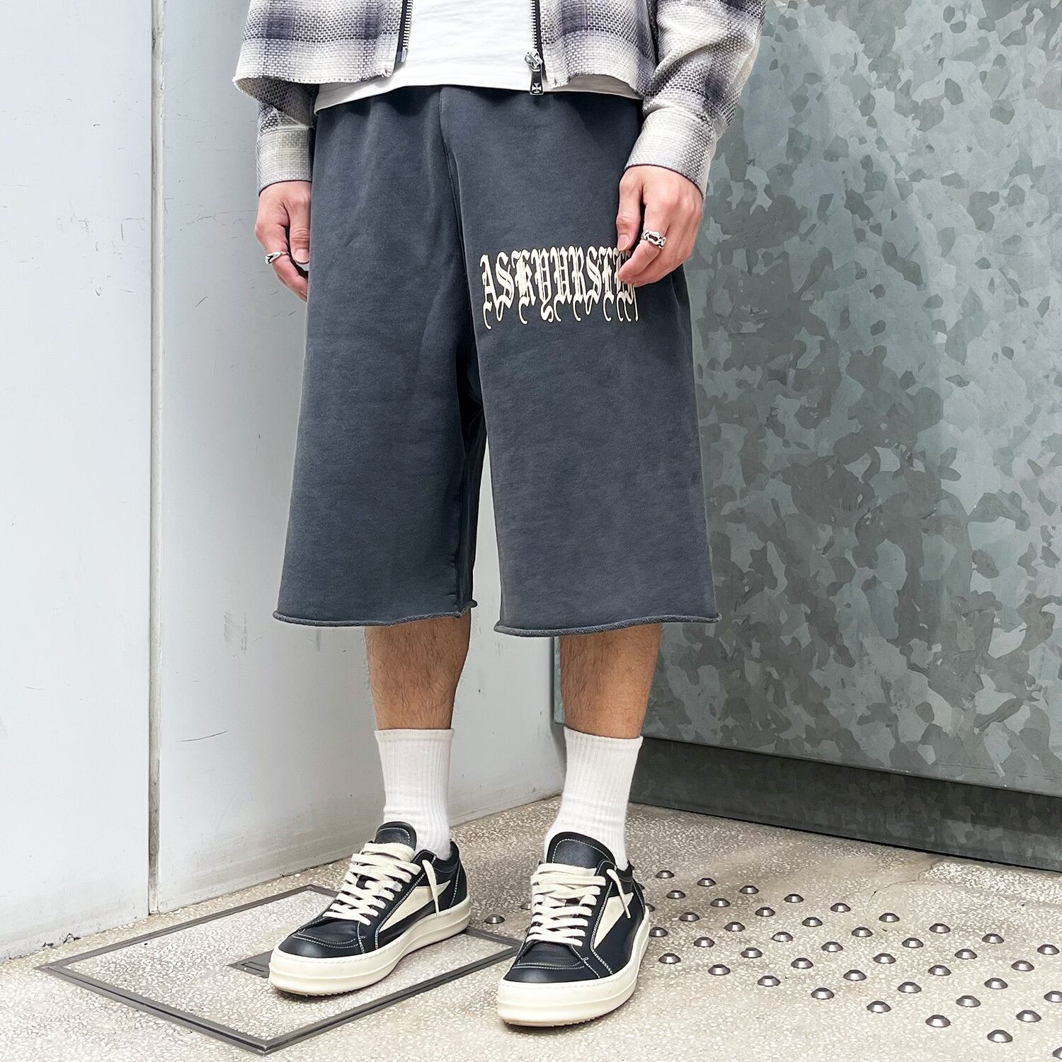 ASKYURSELF / GOTH VINTAGE BAGGY FLEECE SHORTS | HOLICK