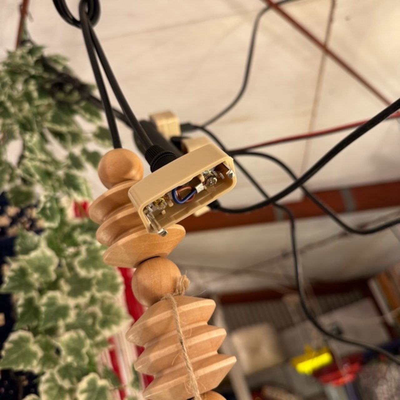 TOPANGA Lighting　ウッドビーズペンダントランプ　タイプC