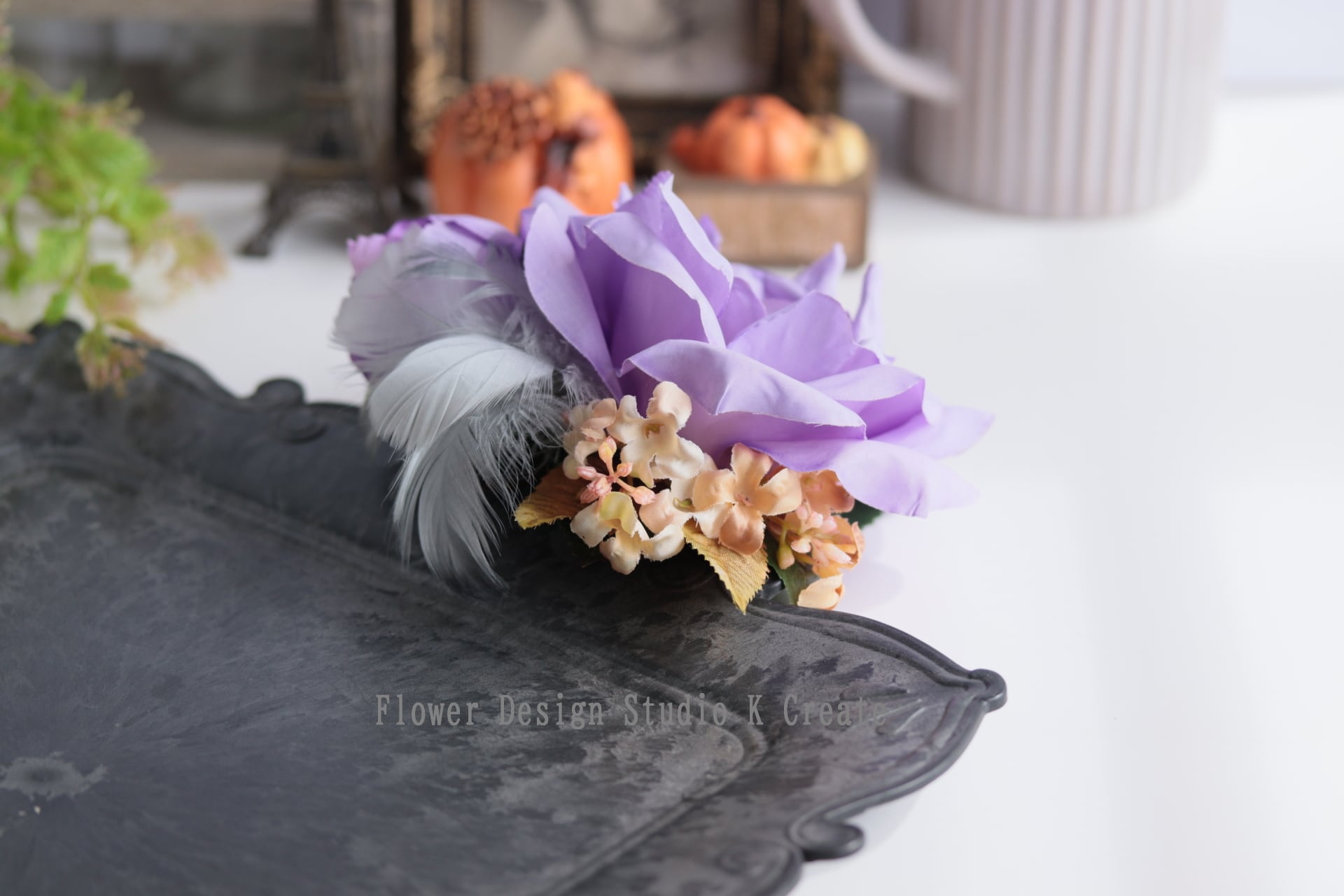 ラベンダー色の大輪の薔薇のヘアクリップ 紫 パープル ラベンダー色