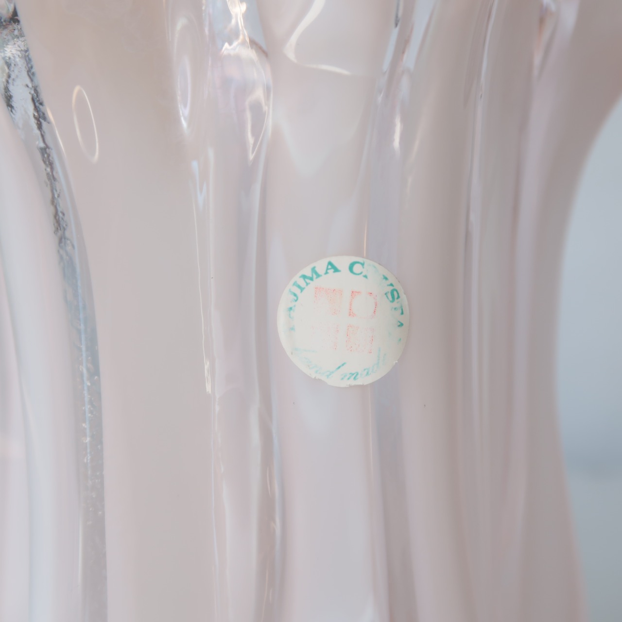 ベビーピンクのひらひら花瓶