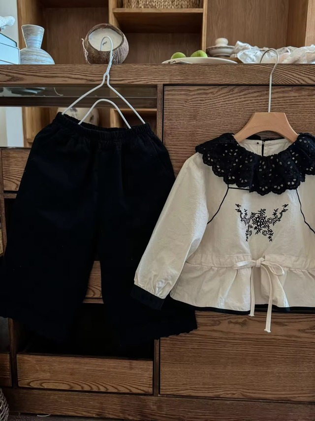 【取寄】blackレースフリルがおしゃれすぎる刺繍入りブラウス