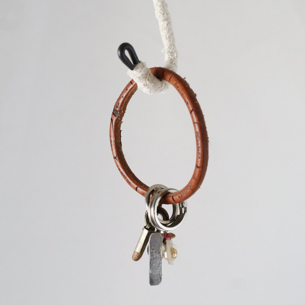 アッセンブル レザーキーリング｜Assemble ONE-OFF Leather Keyring｜A002