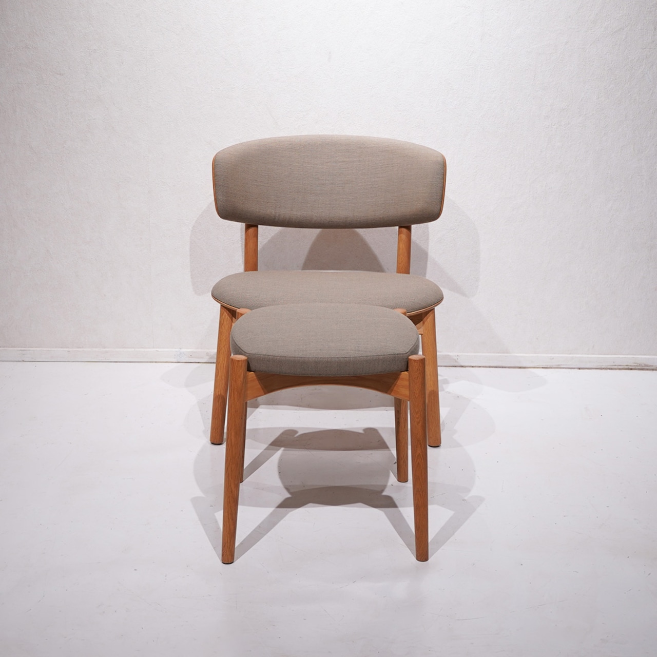 匠工芸 SPREAD chair／FAWN stool 松岡 智之 デザイナーズ 国産家具 スプレッドチェア／ファウンスツール パーソナルチェア オットマン
