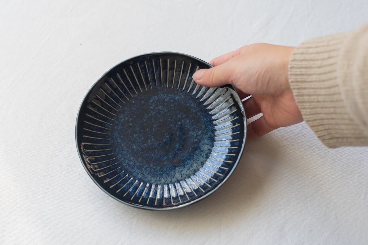 線の取り皿【約13cm・ネイビー】 | Kamani | 多治見で営む 美濃焼器の