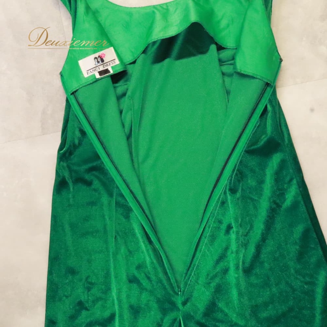 フラダンス 衣装 FANCY DRESS ファンシードレス ワンピース ドレス グリーン系 緑 ベロア生地 無地 ノースリーブ ハワイアン アロハ フラ ダンス レッスン 練習 ハワイアンダンス 光沢感 高級感 華やか 鮮やか かわいい おしゃれ 上品 大人っぽい 練習着 レッスンウェア ダンス衣装