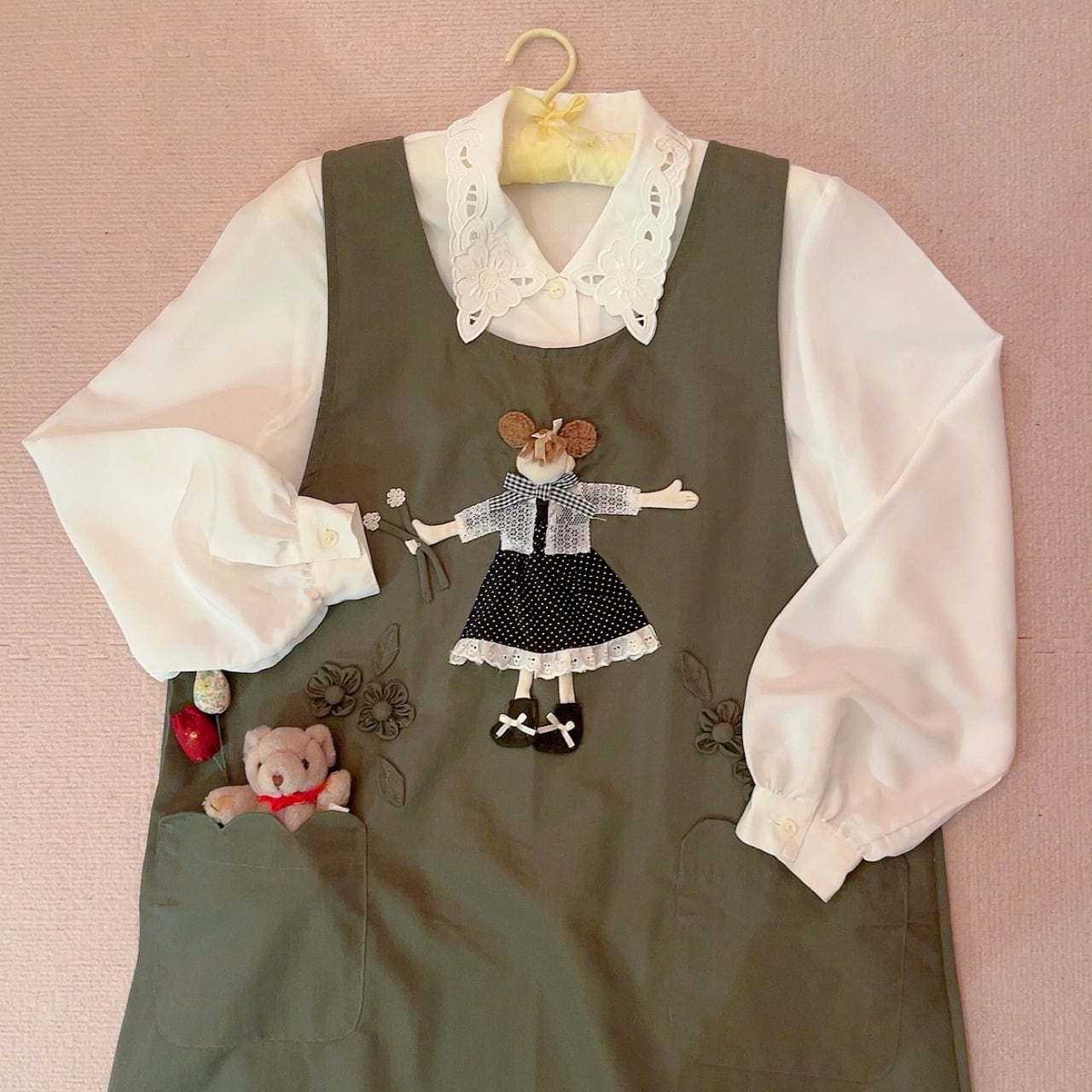 doll applique khaki jumper skirt