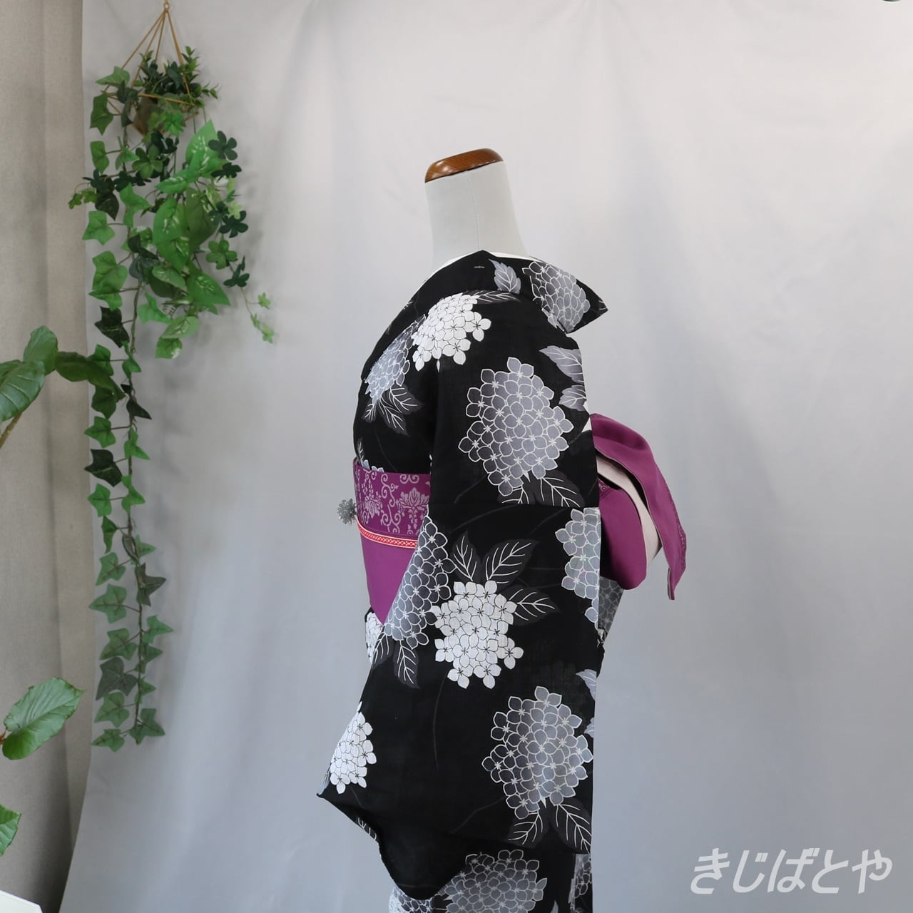 【I様ご予約品】綿麻浴衣 黒地に紫陽花と半幅帯のセット | きじばとや powered by BASE 【I様ご予約品】綿麻浴衣 黒地に紫陽花と半幅帯のセット | きじばとや powered by BASE