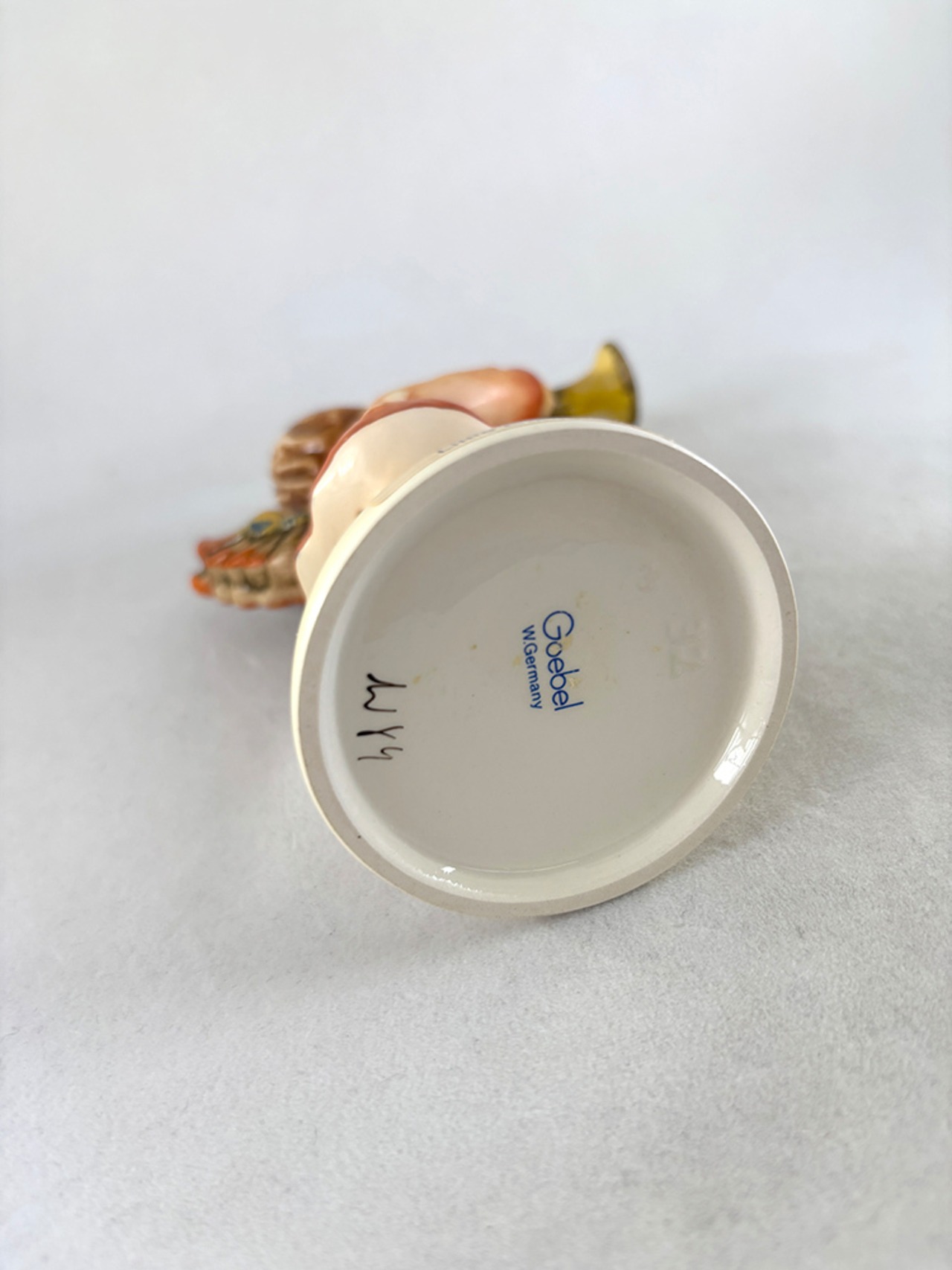 陶器人形　フンメルHummel　ゲーベル社Geobel　小さなガブリエル　Little Gabriel　ラッパ　天使の羽根