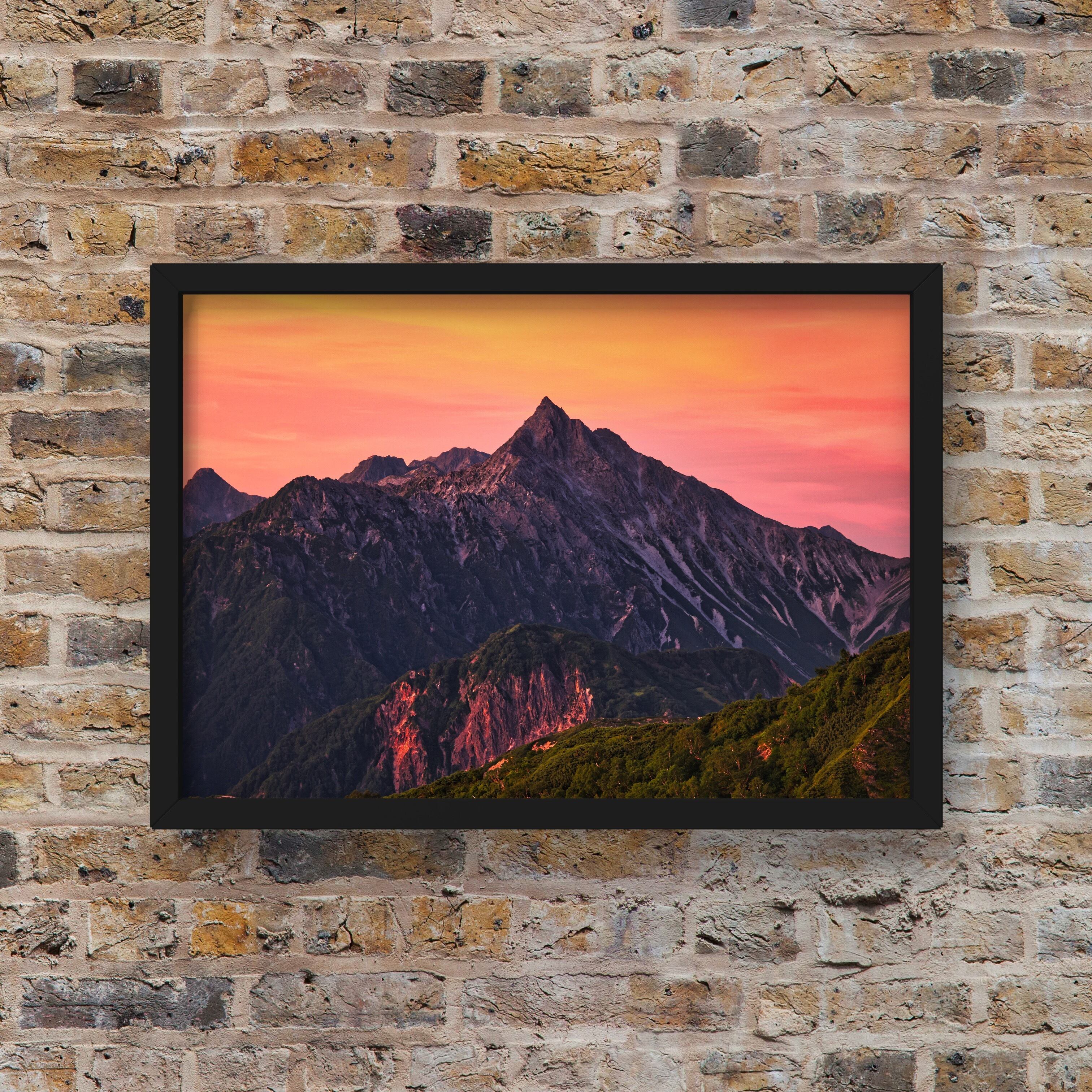 朱彩の鋭鋒 | Taka Mountain Gallery