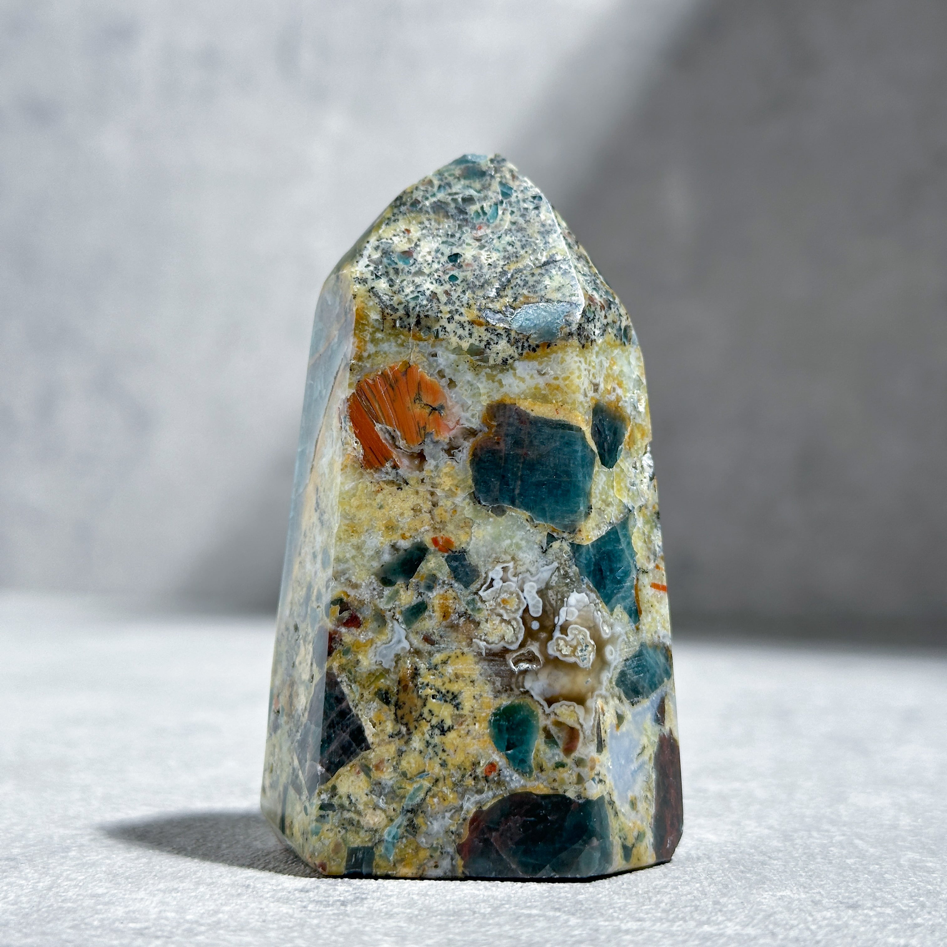 綺麗だな！パワーがあるアパタイトさん ブルーアパタイト タワー型43◇Blue apatite ◇ 天然石・鉱物