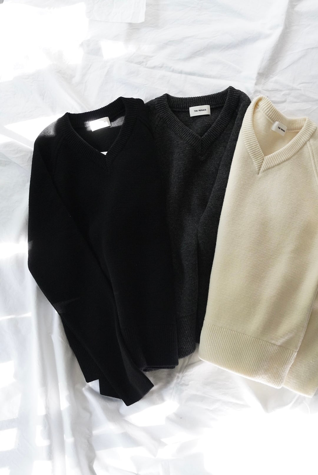 THE RERACS / BULKY WOOL/CASHMERE RAGLAN V NECK PULLOVER KNIT | LA