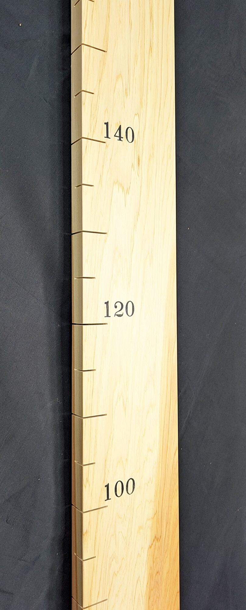 ▲【No.0010】木材のせいくらべ:新品(長期保管) 衛生面に配慮した木材や塗料を使用した什器製作 保育園 | CHROMA