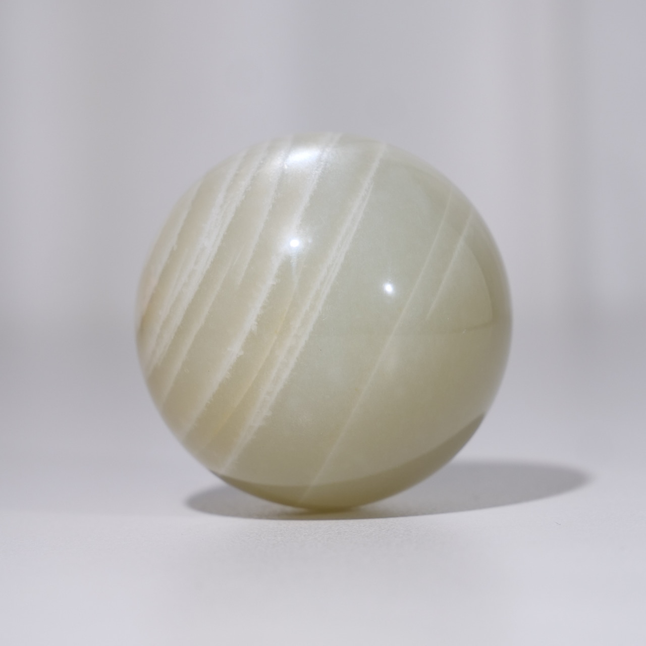 グリーン ムーンストーン  / スフィア【φ4.1cm】