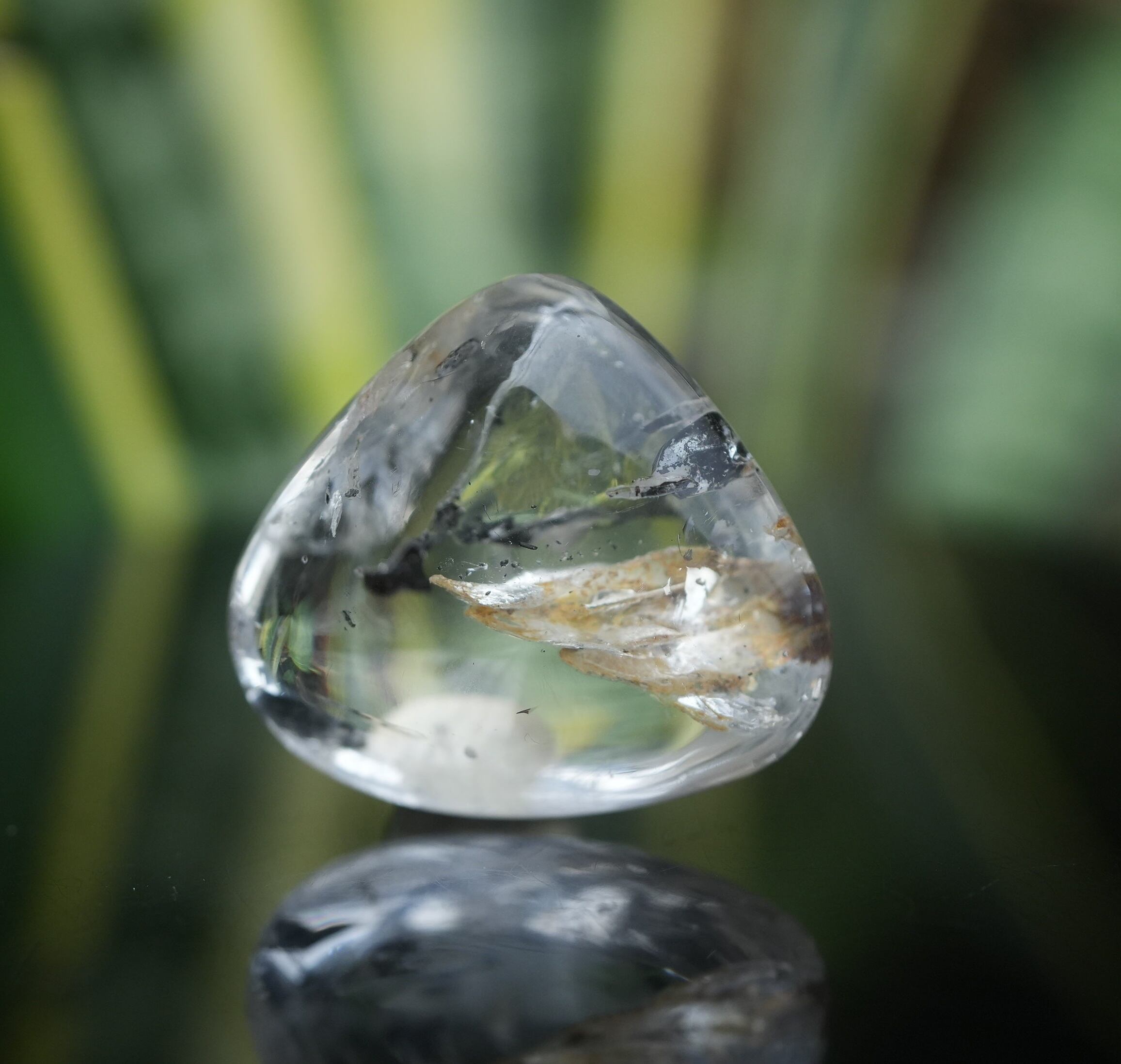 大粒☆よく動く虹入り 古代の水☆水入り水晶 s1514 | Funky garuda