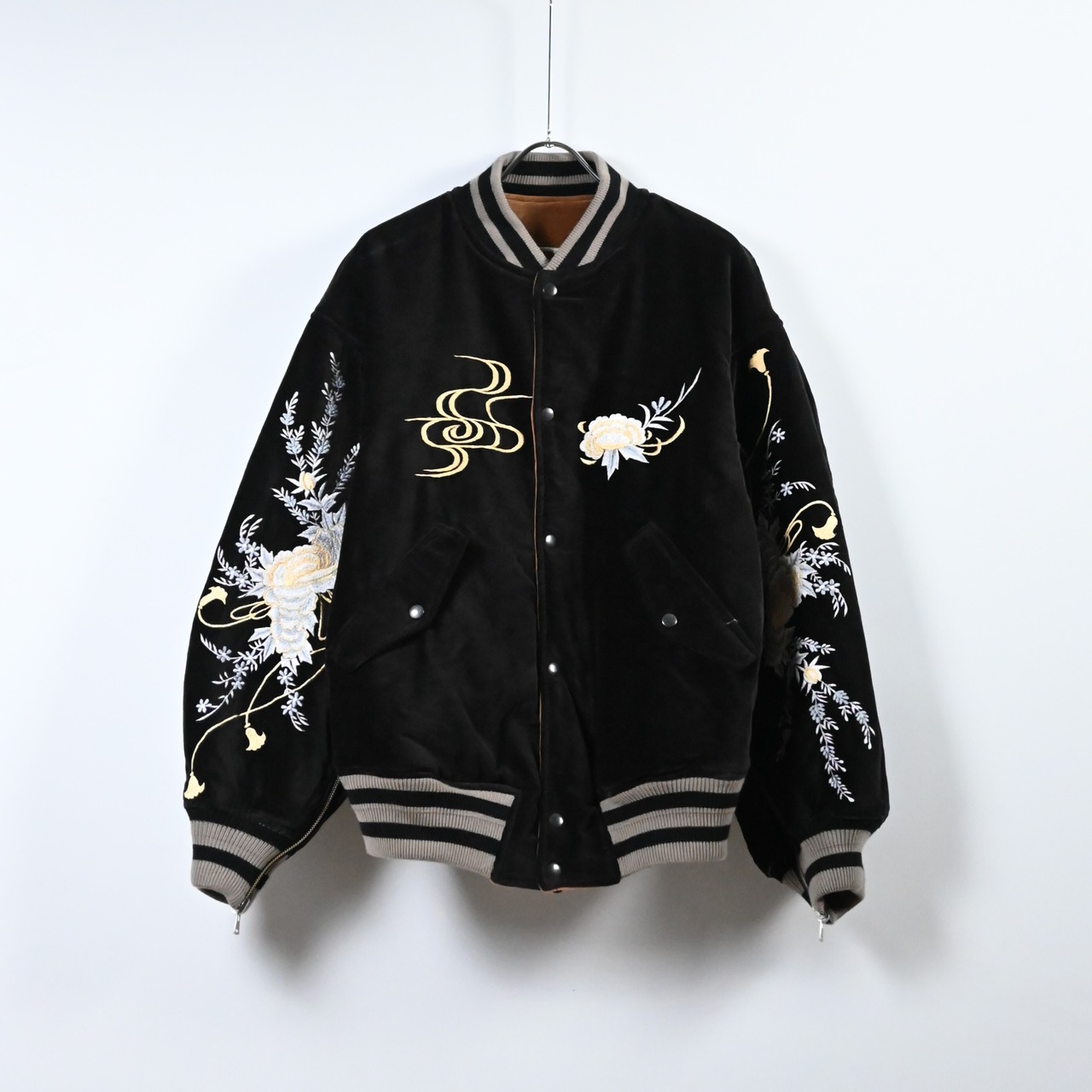 Leh / Embroidery SKA Reversible Blouson (キャメル表側)