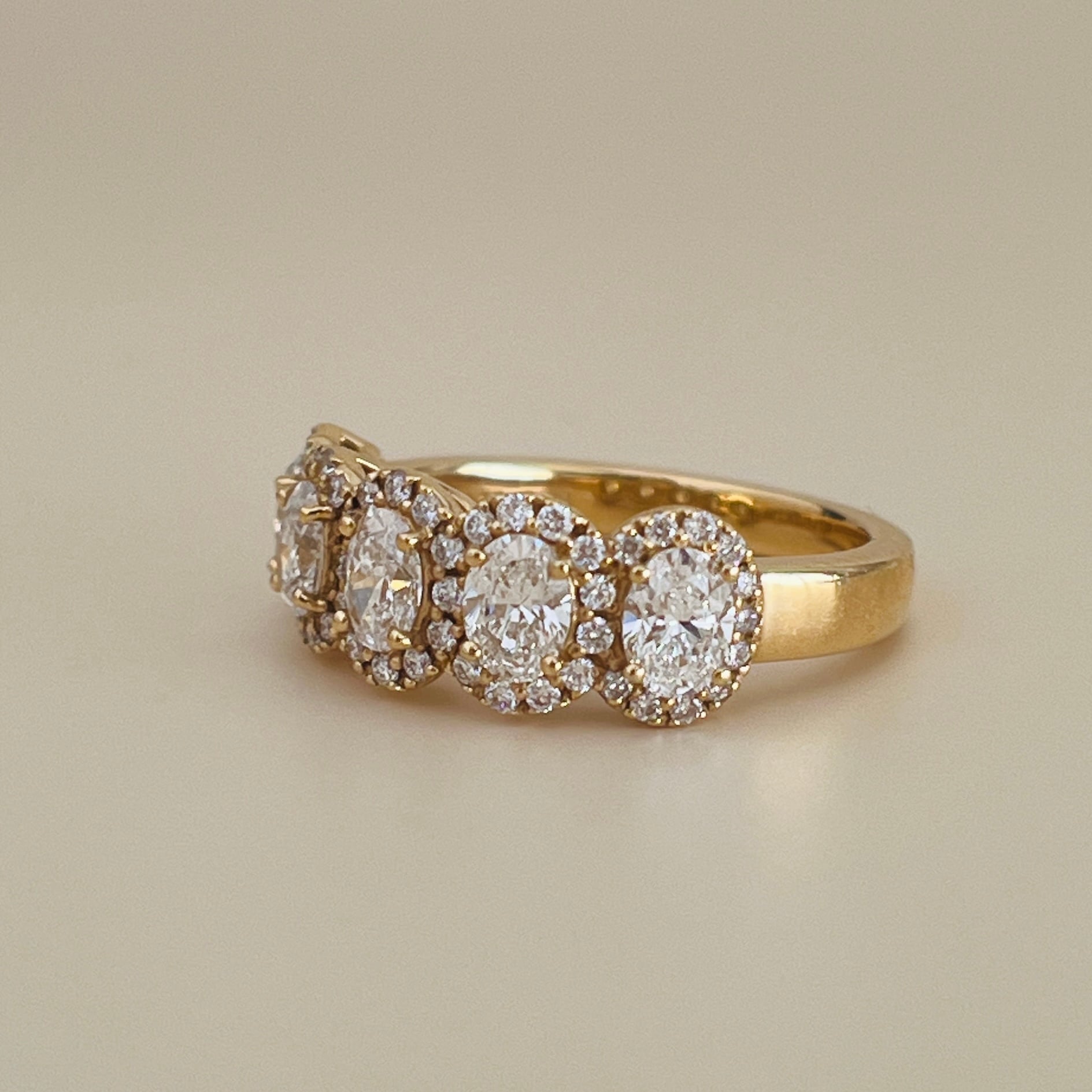 オーバルカット　ダイヤモンド　ゴールドリング オーバルカット ダイヤモンド デザイン リング 1.00 ct K18イエロー