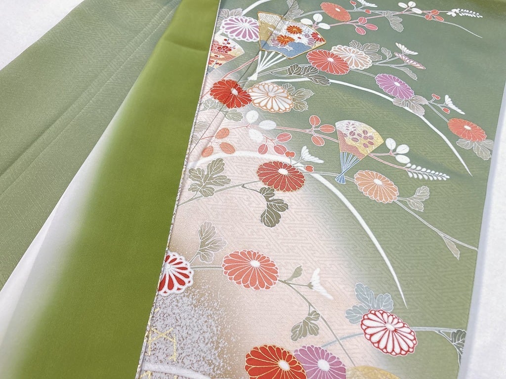 未使用 京友禅 金駒刺繍 秋の草花 訪問着 正絹 金彩 緑 ベージュ 950