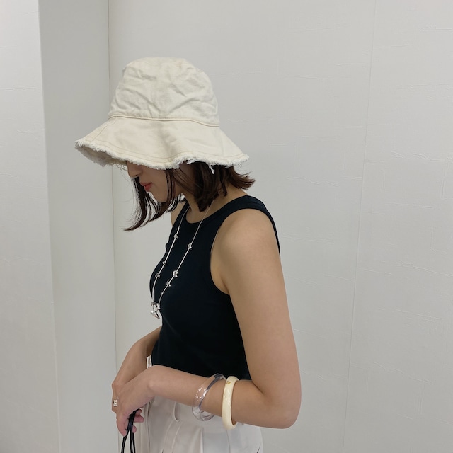 fringe extend bucket hat