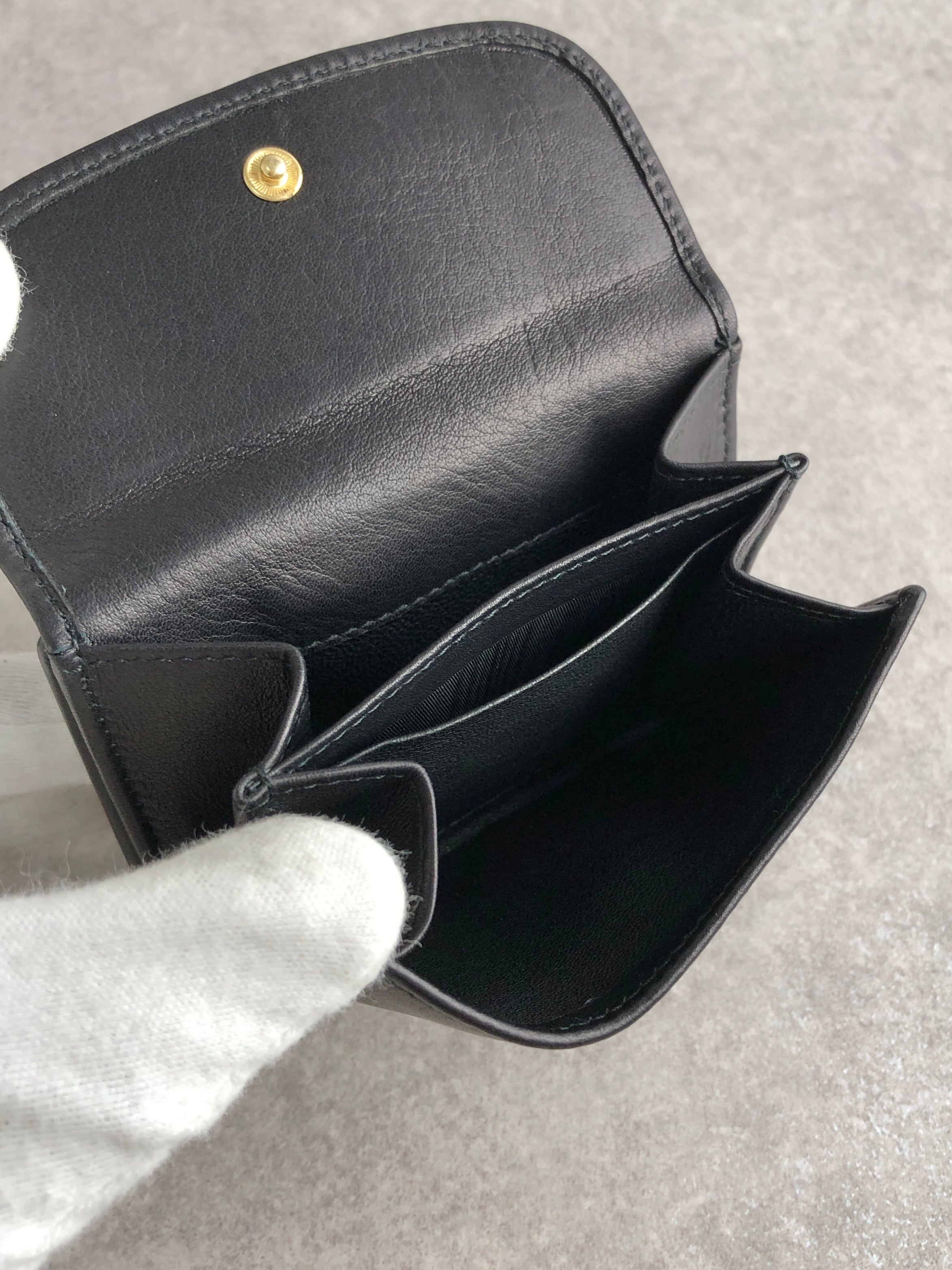 GUCCI グッチ 財布 ブラック GGロゴ レザー 2つ折り vintage
