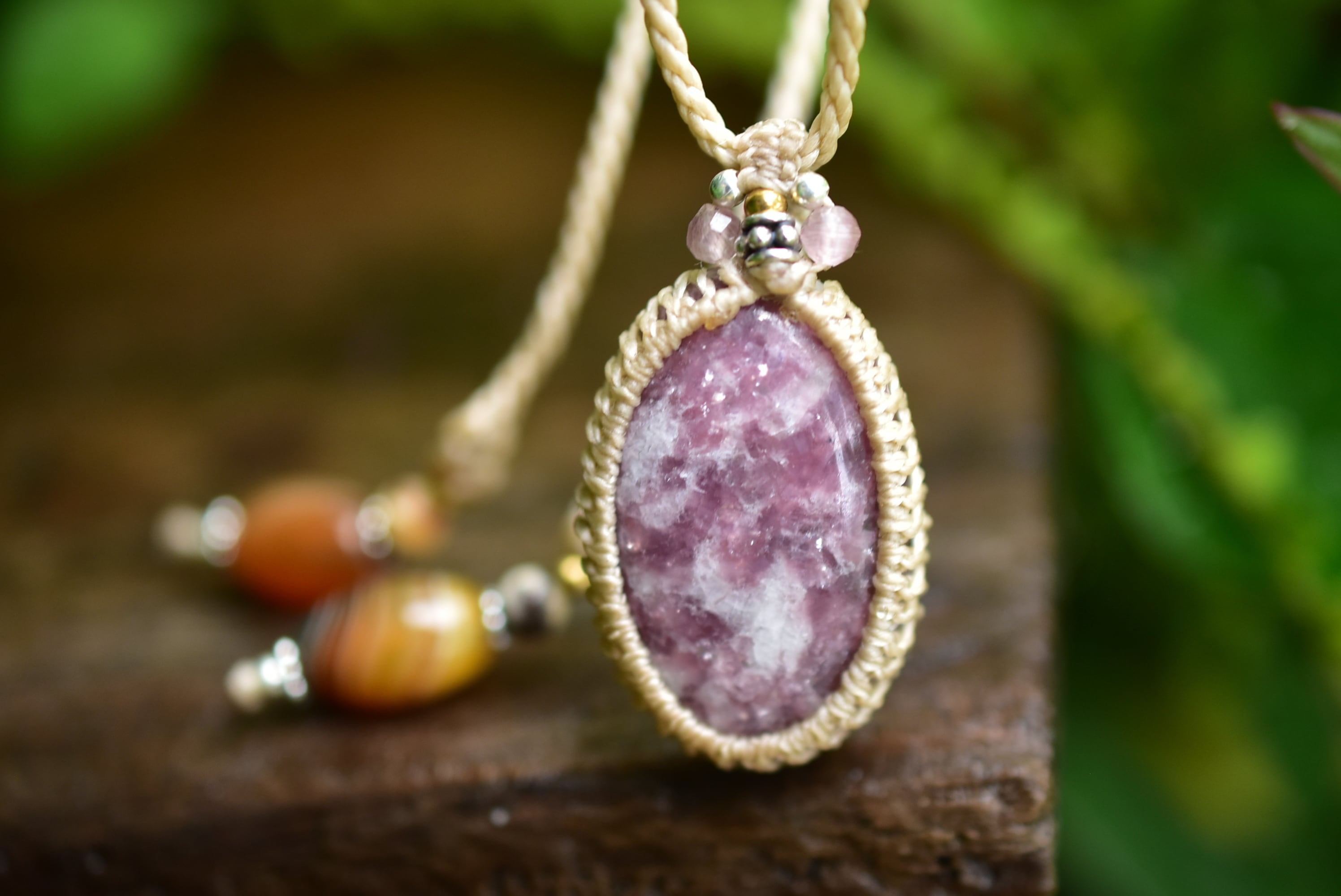 ピンクの鱗シラー★レピドライトマクラメペンダント674