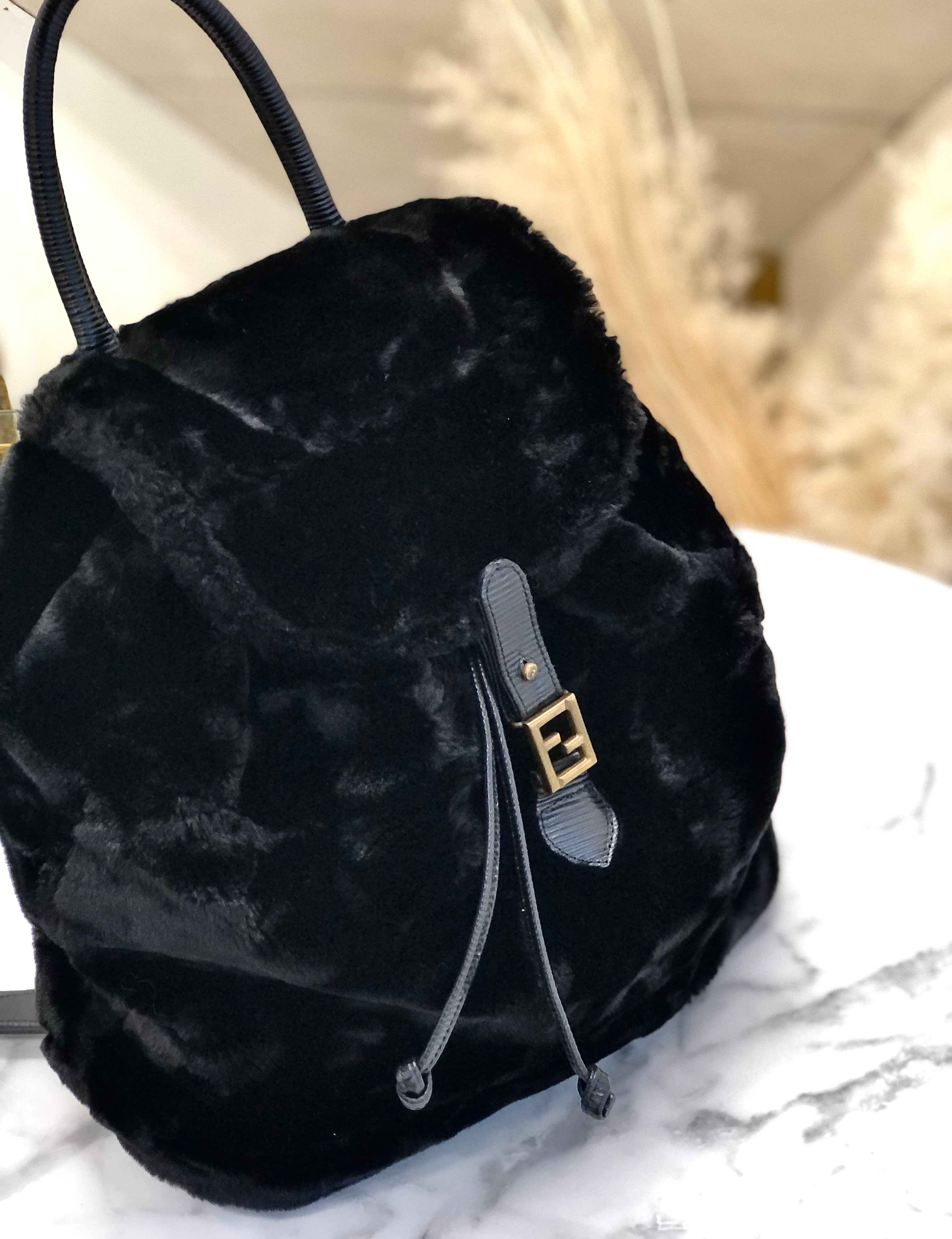 FENDI フェンディ ロゴモチーフ レザー×ファー リュック バッグパック