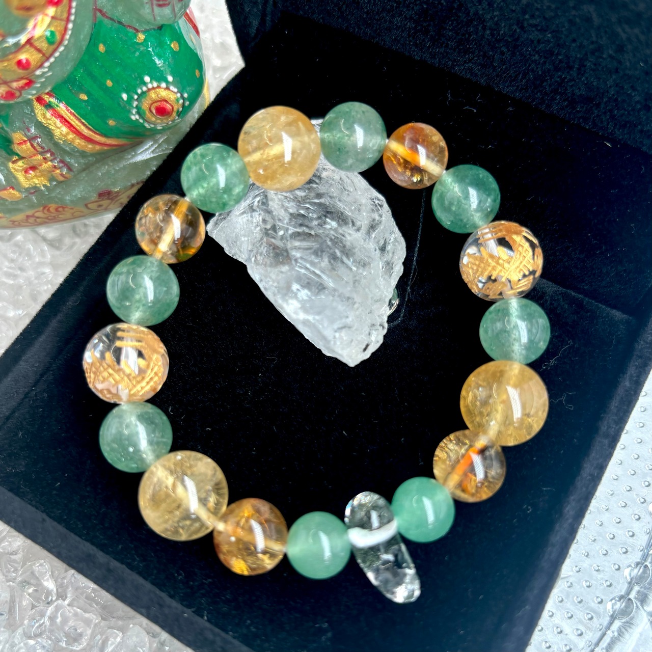 ガネーシャ様の祈りのブレスレット(ガネーシュヒマール産水晶の勾玉入り)