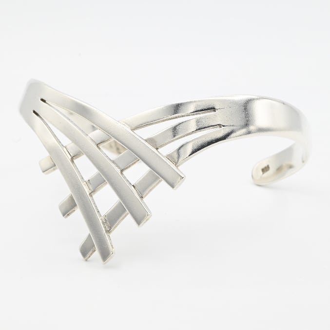 Graceful Interlocking Design V Shape Bangle /Denmark