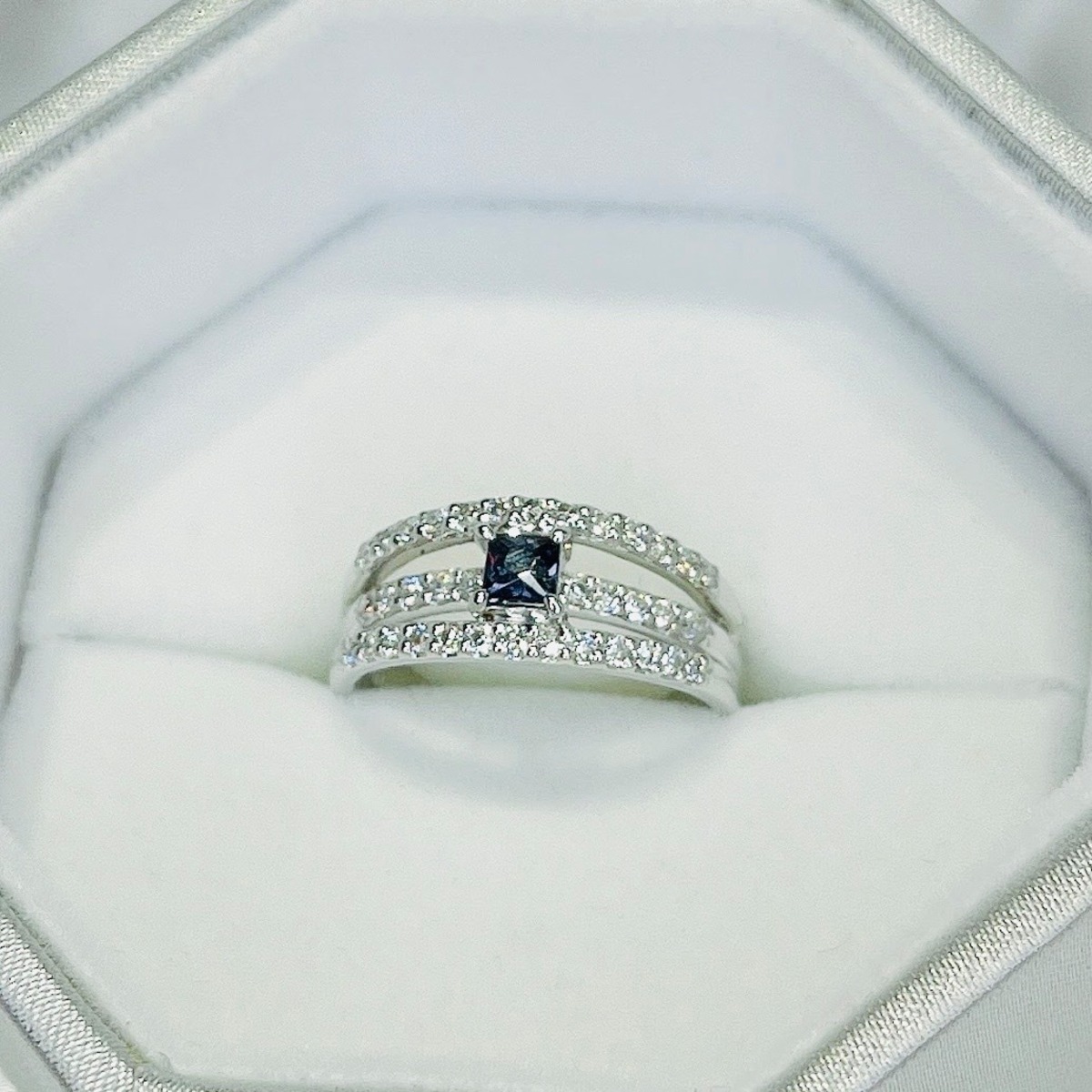 天然ガーネット0.48ct 天然ダイヤモンド PT900 リング 鑑別書付 