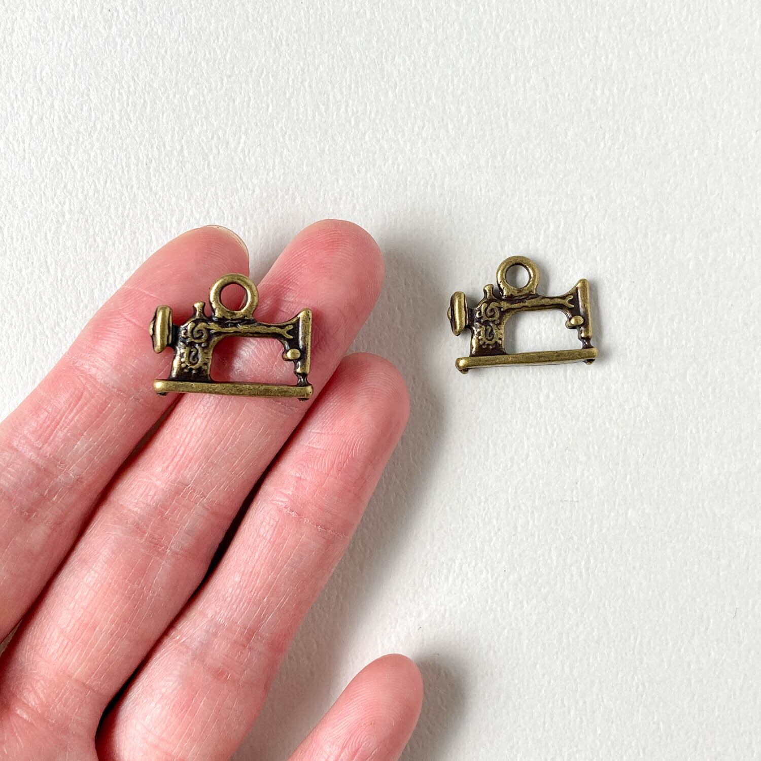 アンティークゴールド | Dua-アクセサリーパーツショップ