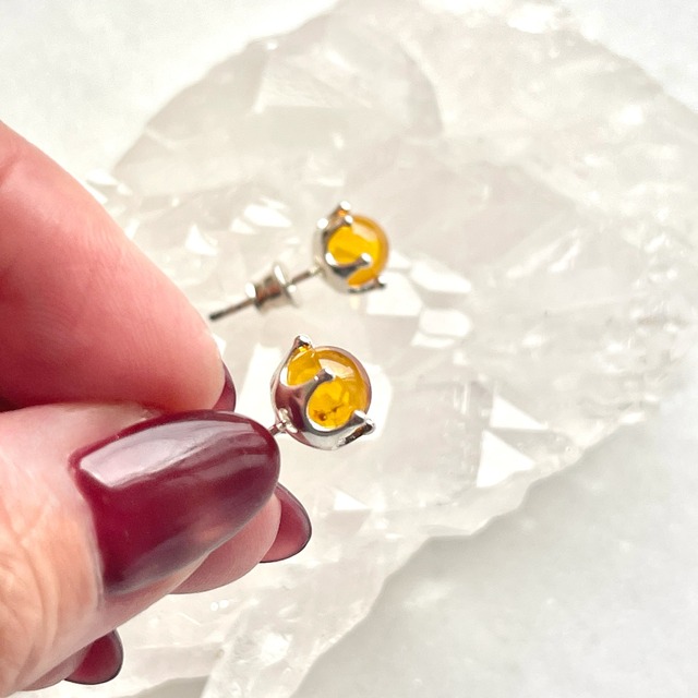 【超美石】天然琥珀（アンバー）　ピアス　＜王冠デザイン＞　1223