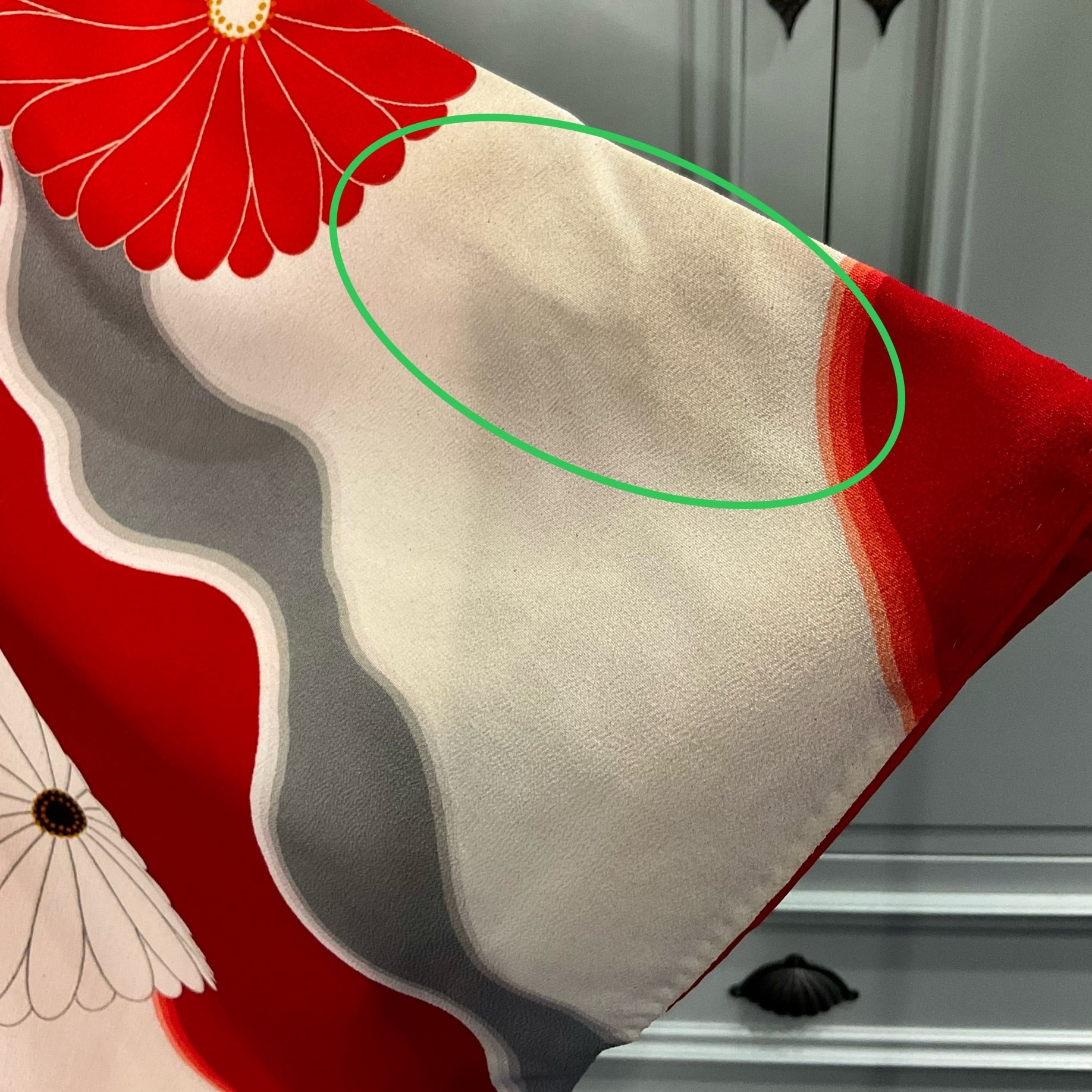 Wave Contrast*赤 白 黒 グレー 菊 花 アンティーク小紋着物 Wave Contrast*赤 白 黒 グレー 菊 花 アンティーク小紋着物