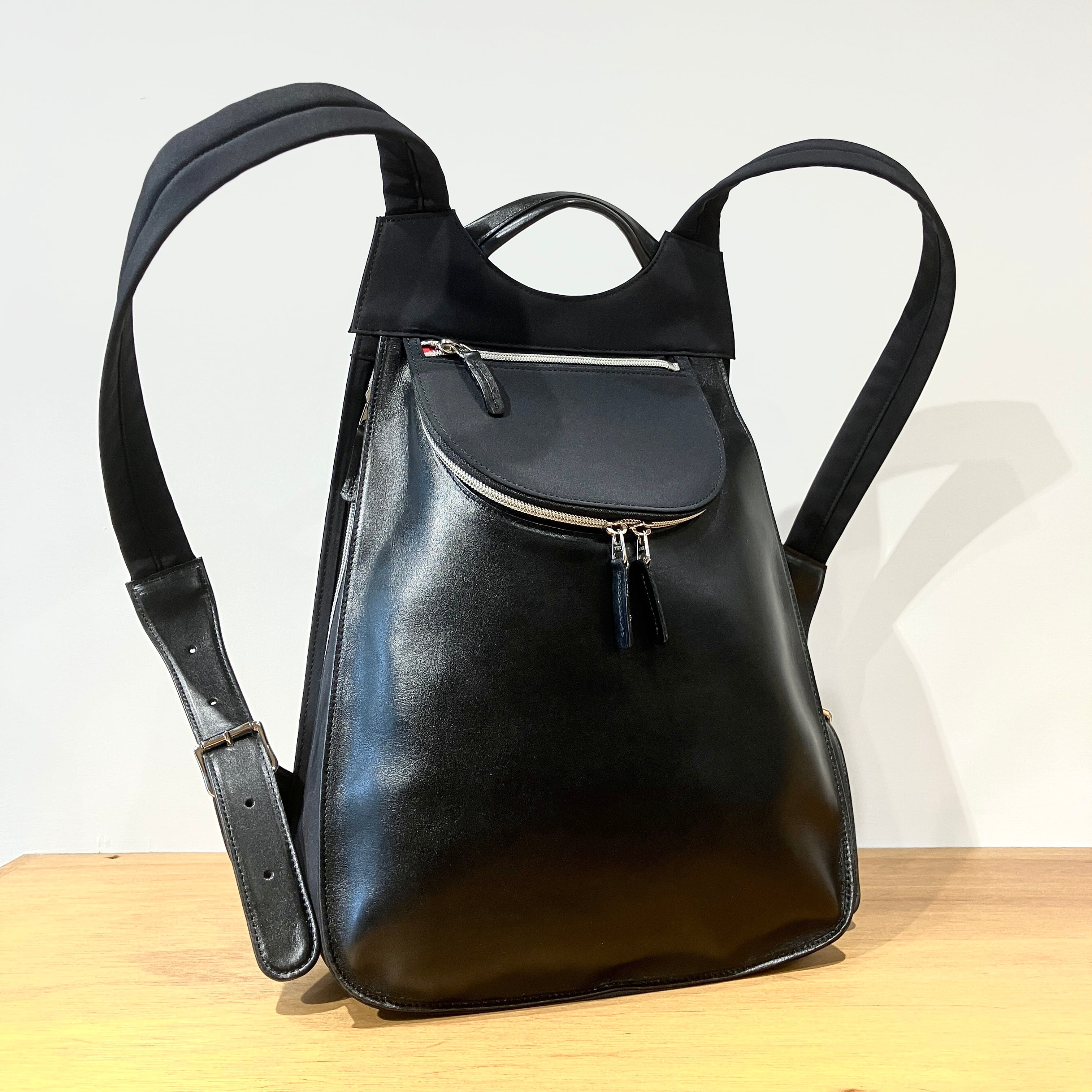 ブラック&ブラック」レザーコンビ 蔵前街歩きリュック2 | 蔵前街