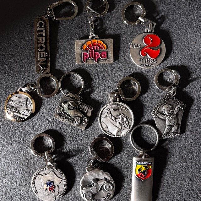 コンディション良好 10個  FIA社製含む メタル ヴィンテージ フレンチ キーホルダー フランス 雑貨 ヴィンテージ  2504005-5