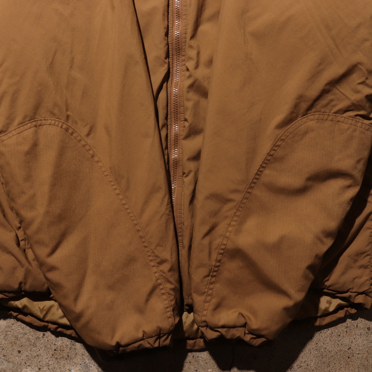 美品 M-R 09年 ワイルドシングス プリマロフト コヨーテブラウン ダウンジャケット パーカー USMC