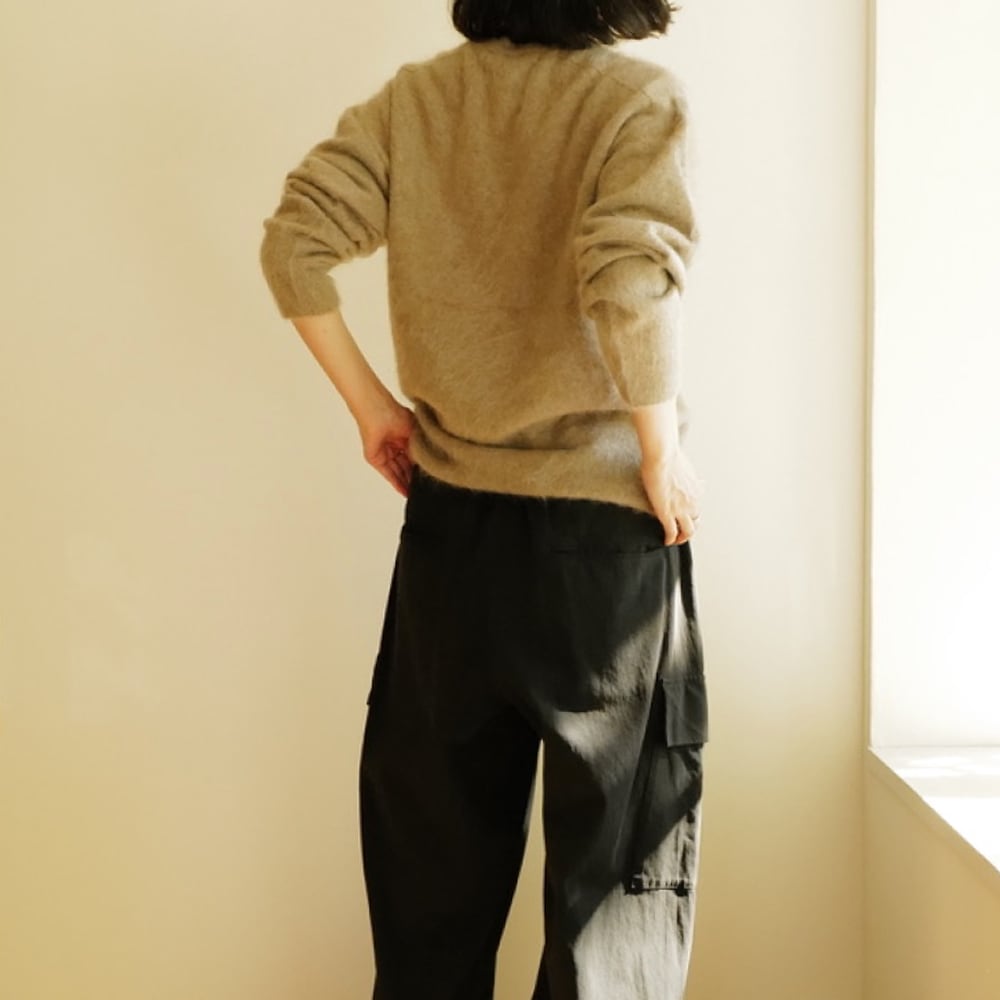 ATON ｜ ROYAL CASHMERE FUR V-NECK SWEATER | HJ GALLERY