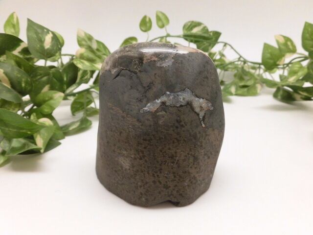 【送料無料】【高品質】 ウルグアイ産アメジスト no.3