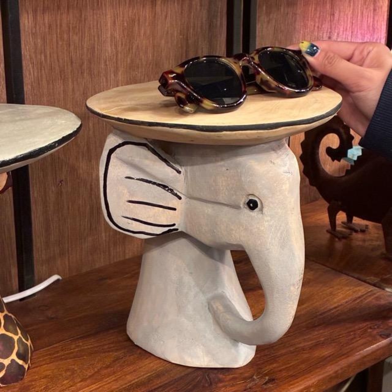 Kenya Wood animal head table Elephant　ケニア　ウッドアニマルヘッドテーブル　ゾウ　アクセサリートレイ　ディスプレイ　メガネ　インテリアトレイ