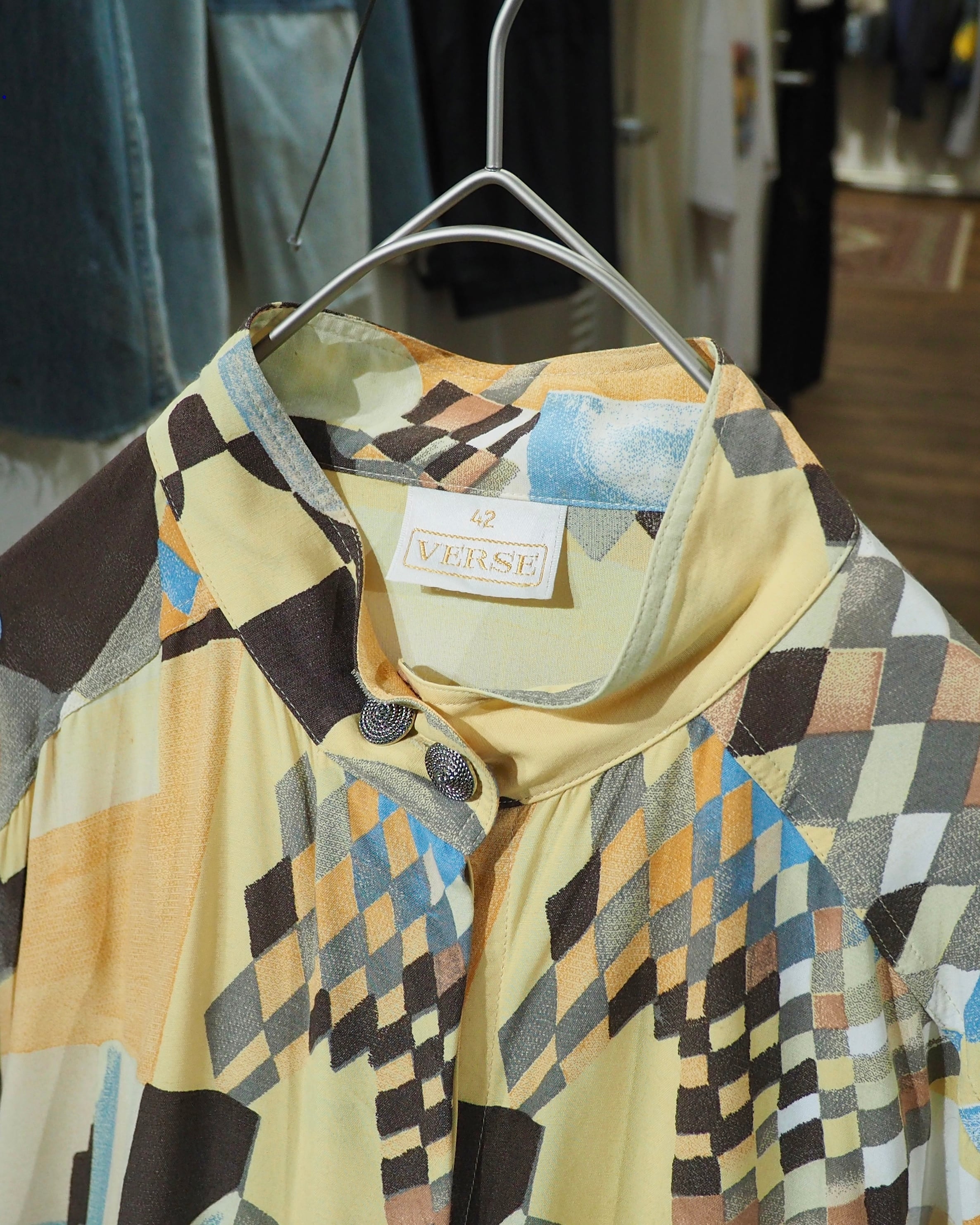1980 - 90s Beautiful Abstract Art Painting vintage Drape No Collar Shirt