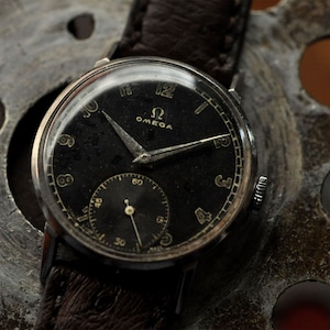 1940's OMEGA original black dial 30mm caliber