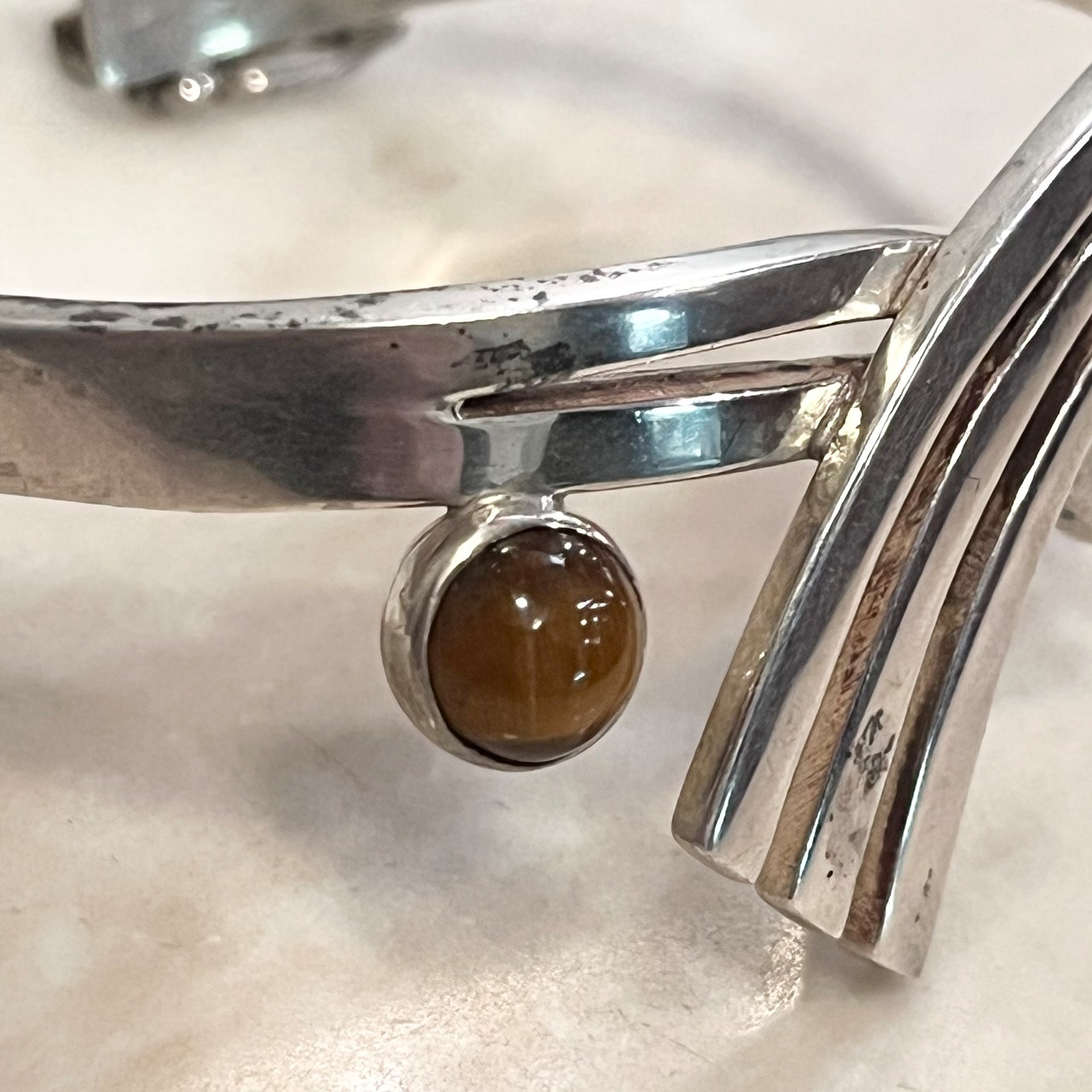 vintage heavy gauge silver tiger eye bangle made in mexico