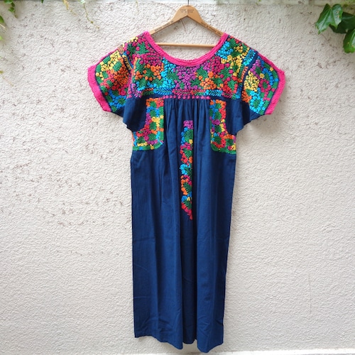 70's San Antonio embroidery dress／70年代 サンアントニオ 刺繍 ドレス