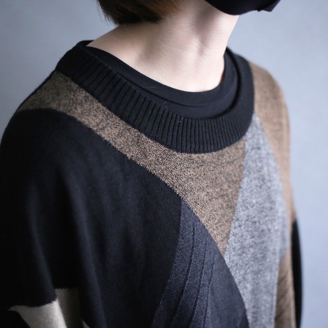 modern coloring diamond panel pattern super over size knit