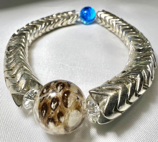 最強金運を纏う ― 重厚スネークメタルとハブ皮の守護ブレスレット 宮古アイランドブルー ―