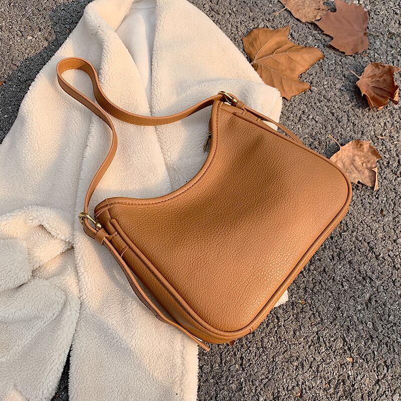 オータムウィンタースタンダードレディースレッド レトロ 秋物 冬物 メッセンジャーバッグ 手作りハンドバック51220288750