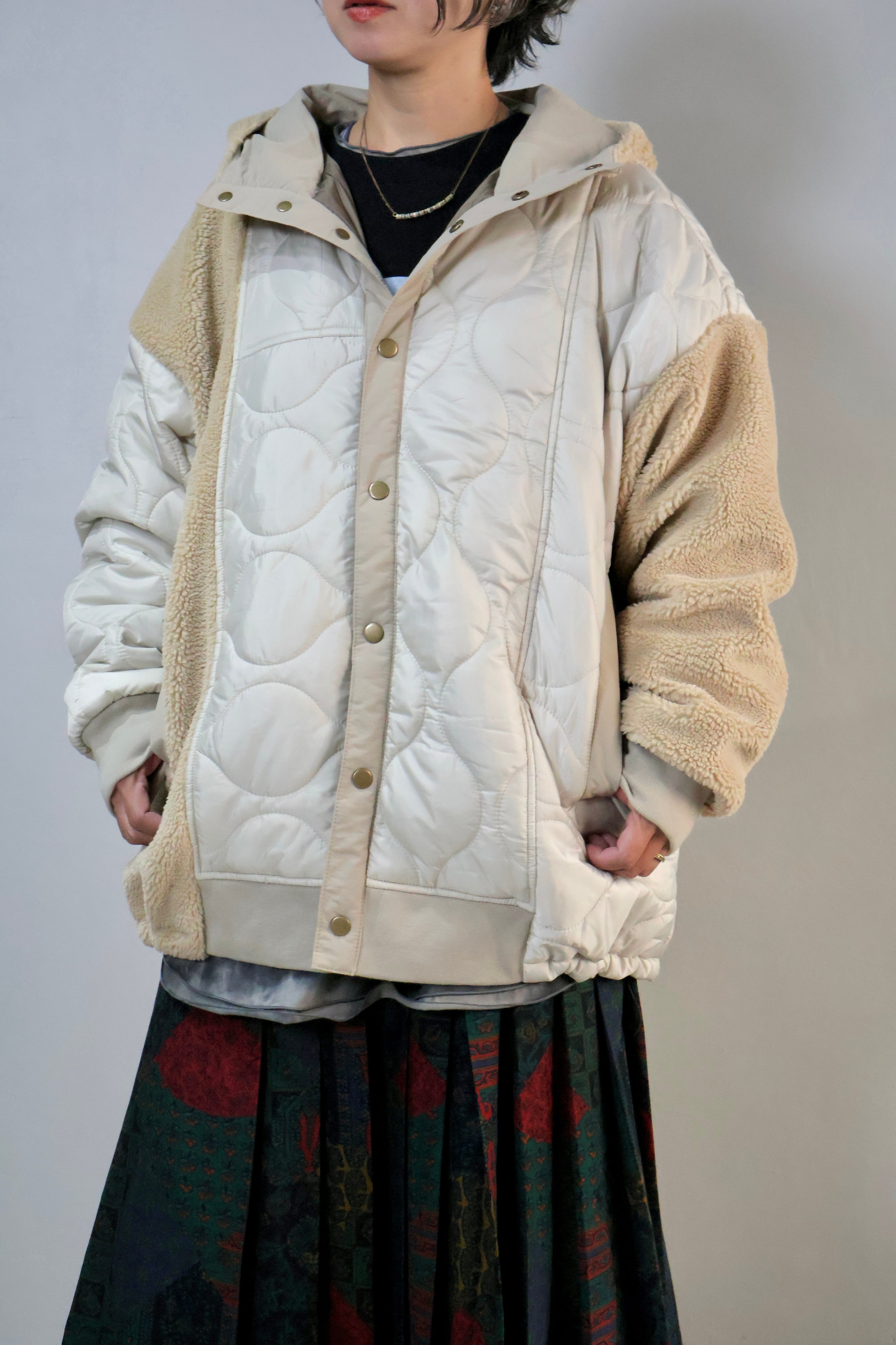 ワンダフルワールド ベージュ 小花柄 フードパッチワーク使いキルティングブルゾン ワンダフルワールド ベージュ 小花柄 フードパッチワーク使い