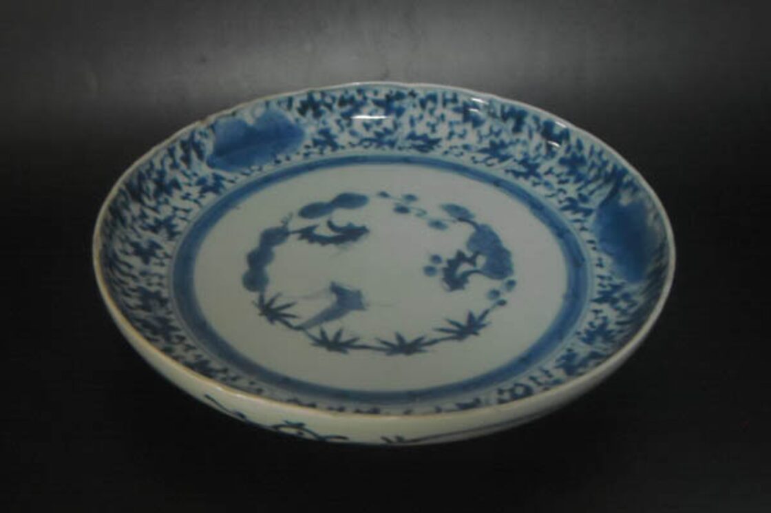 古伊万里 染付 花唐草 大皿 18世紀中期 環状松竹梅 1699