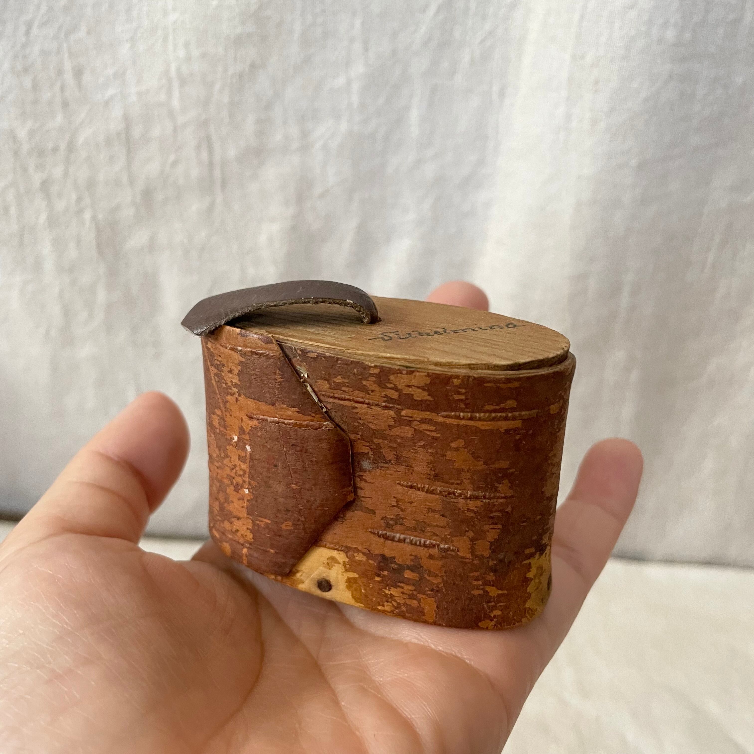 白樺の樹皮のいれもの23